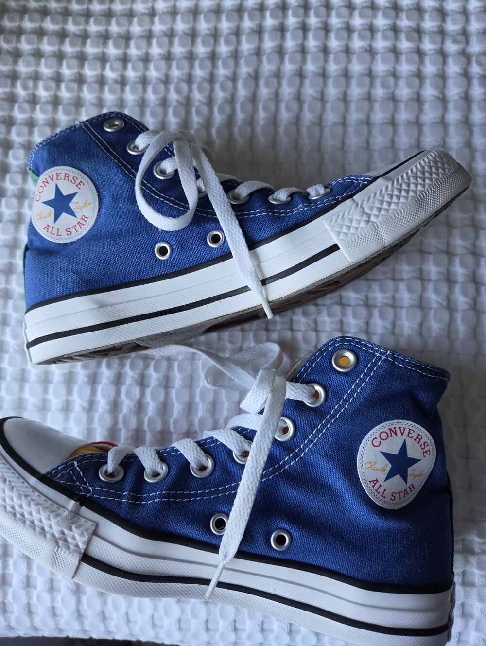 Colorblock Converse - Picture 2 of 8